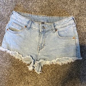 H&M low rise light wash denim shorts